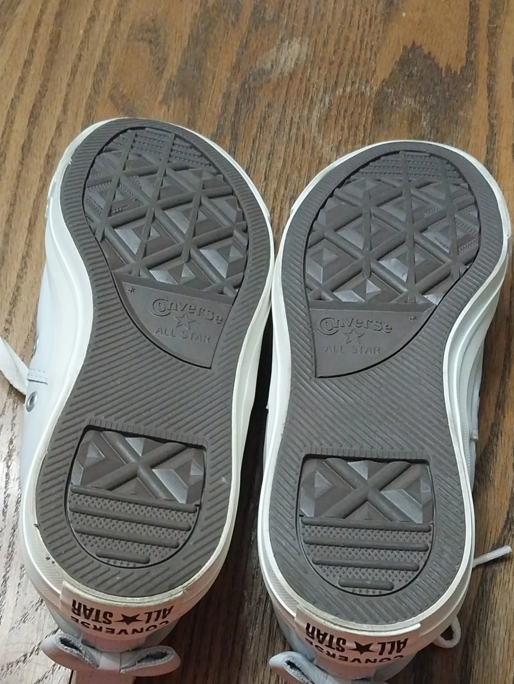 Women's Converse Chuck Taylor All Star Mad Ox Leather Bow Low-top Sneakers